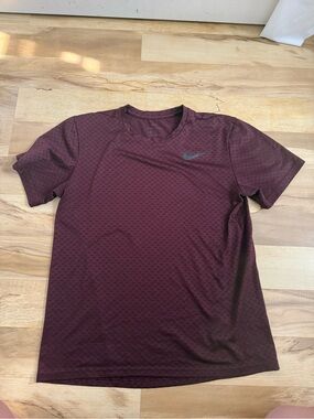 Nike Men’s Shirt